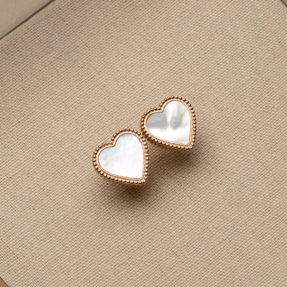 Amorance Earrings