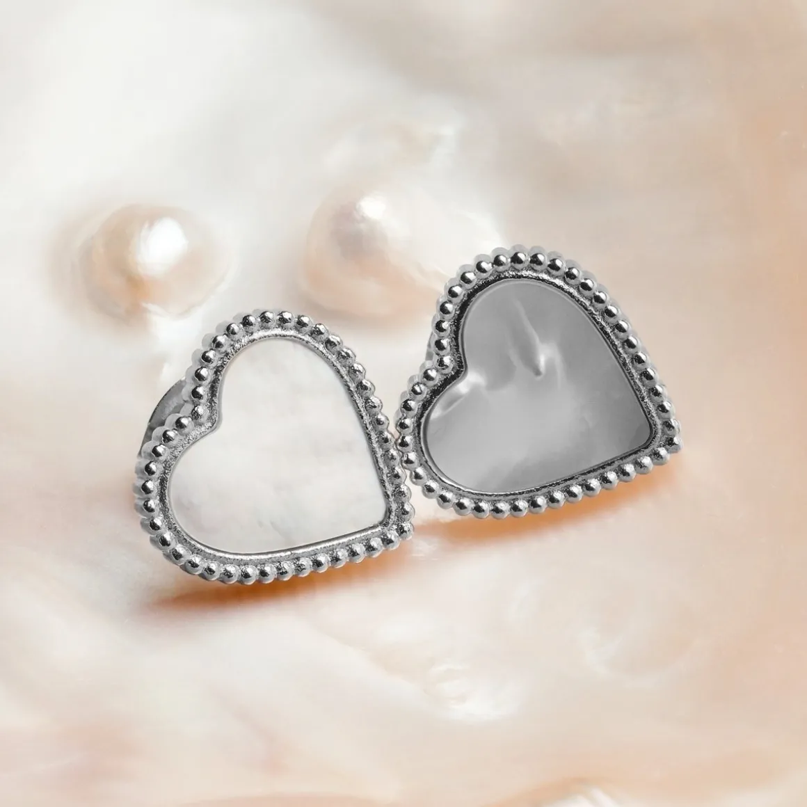 Amorance Earrings