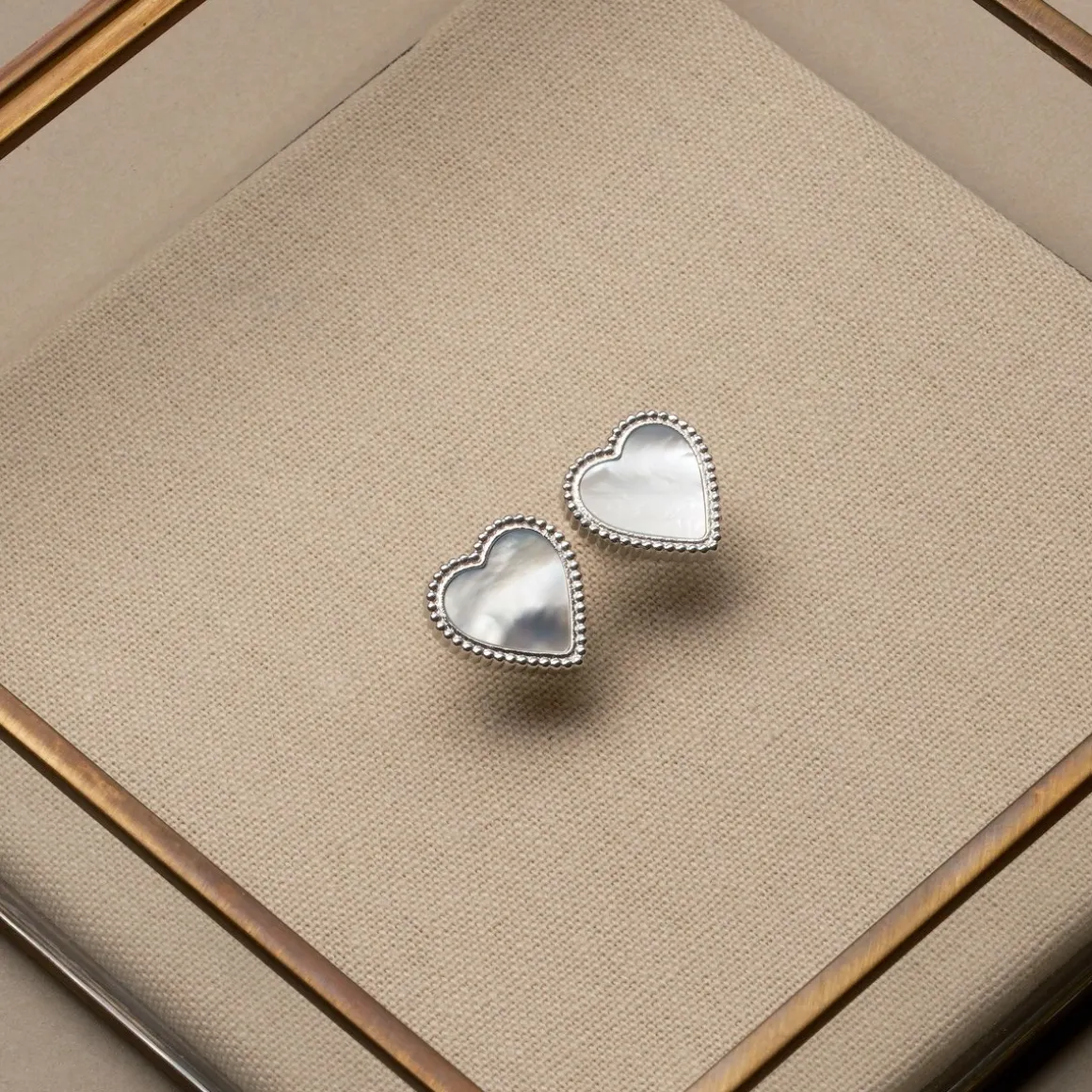 Amorance Earrings