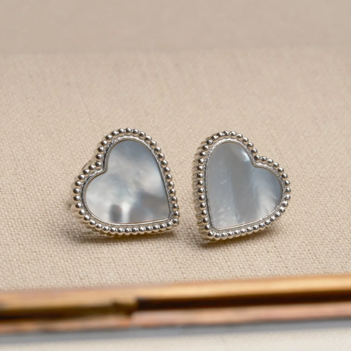 Amorance Earrings