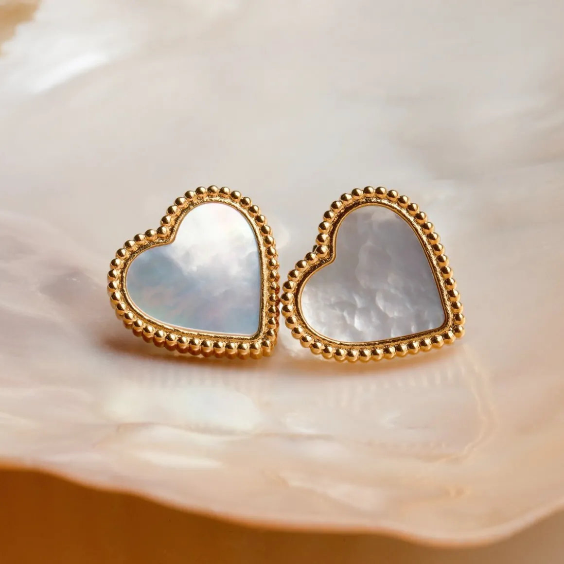 Amorance Earrings