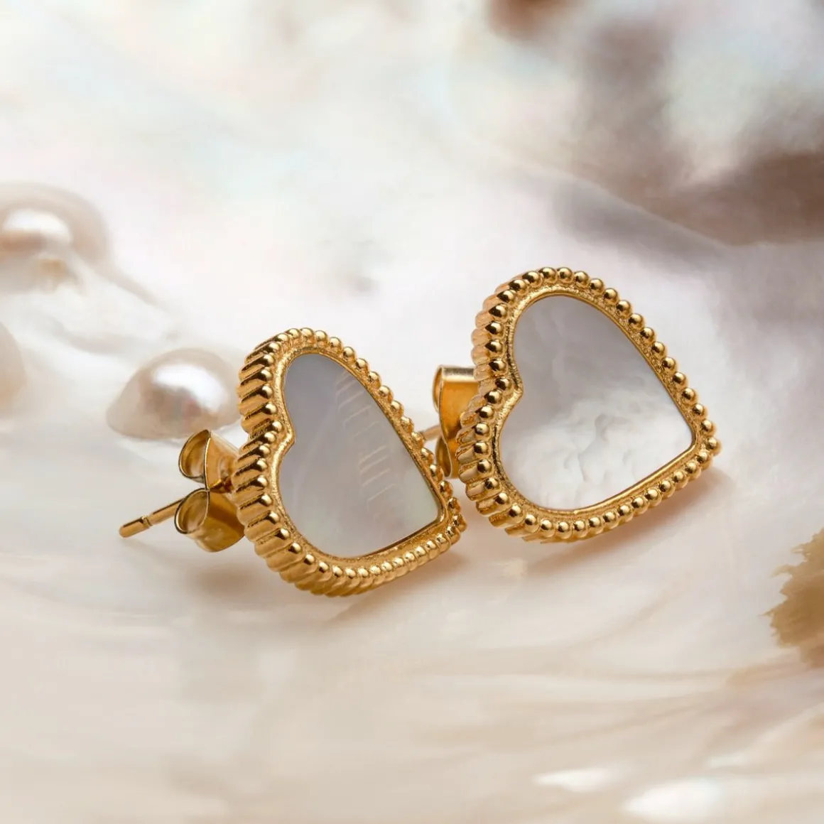 Amorance Earrings