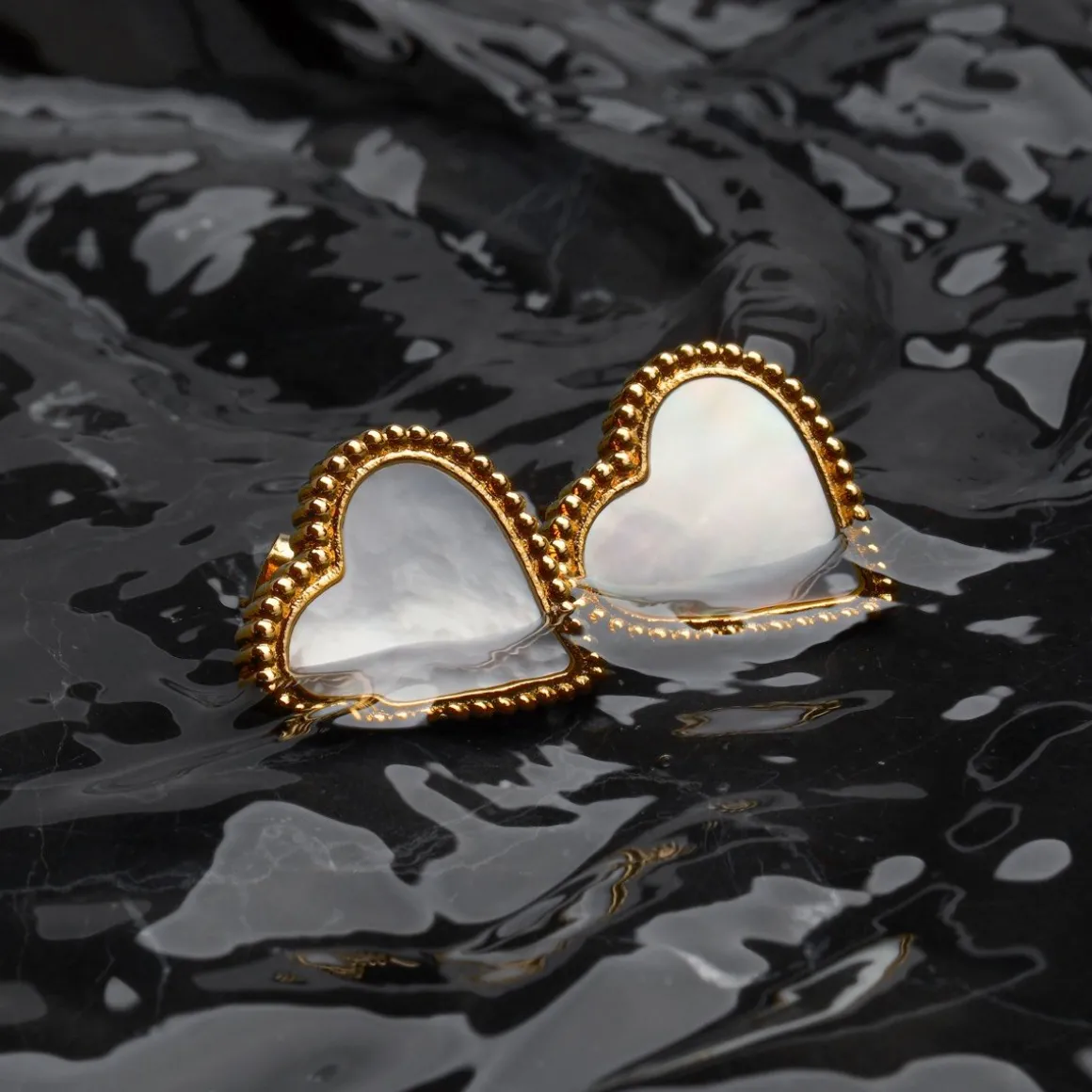 Amorance Earrings