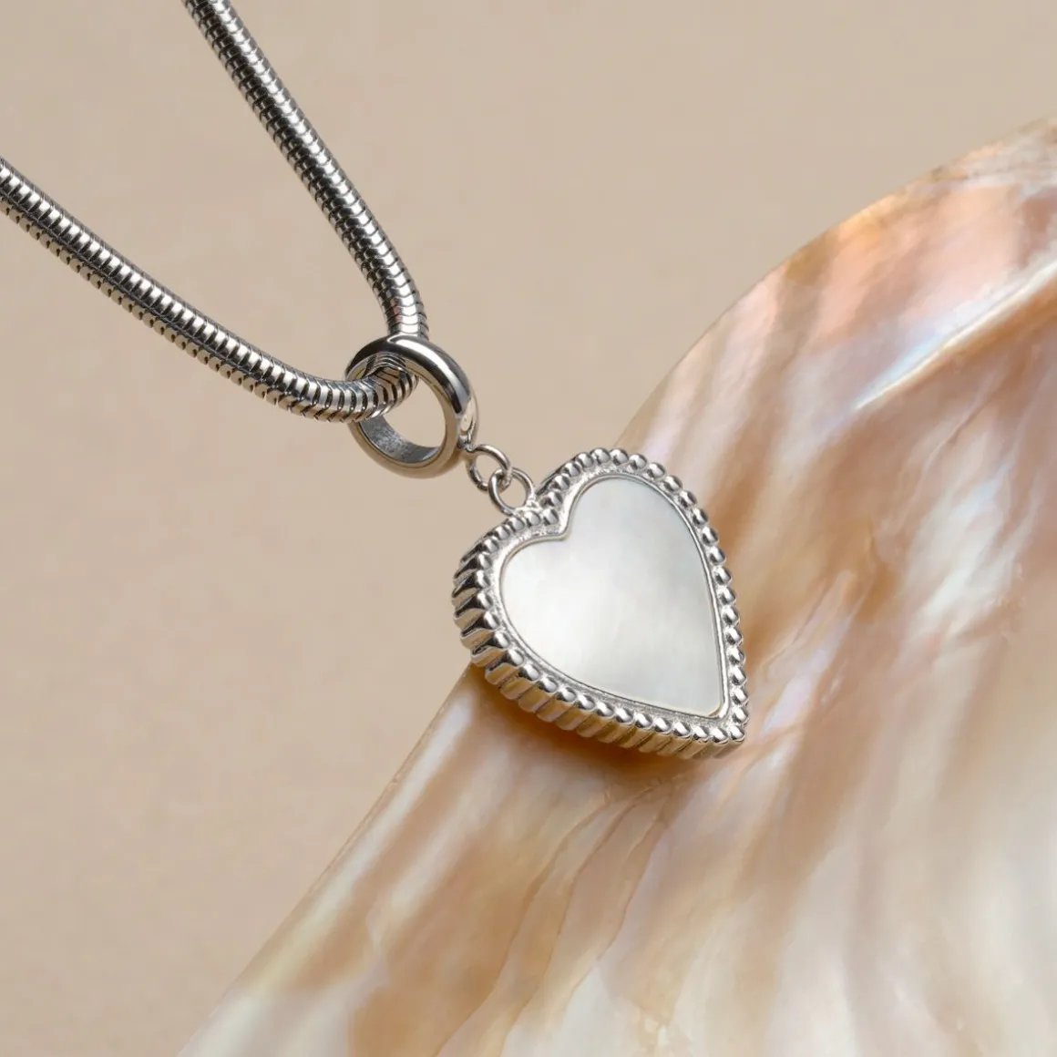 Amorance Necklace