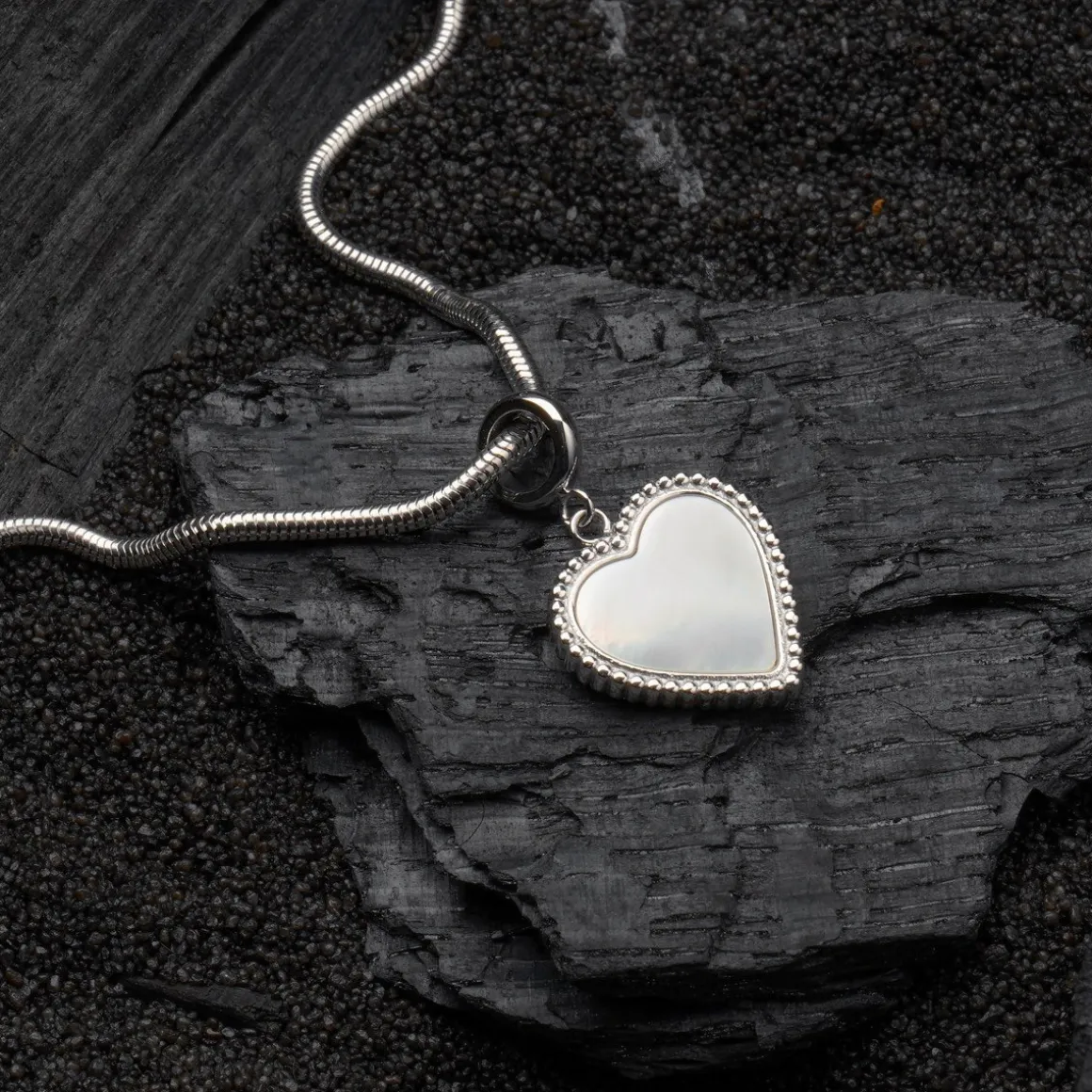 Amorance Necklace