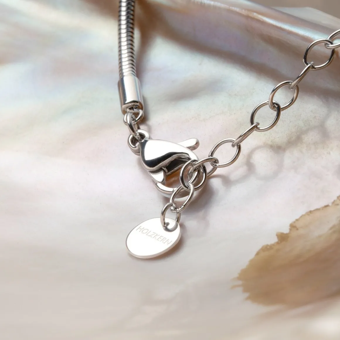 Amorance Necklace