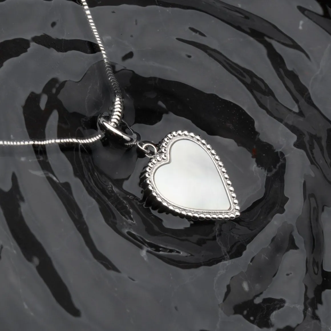 Amorance Necklace