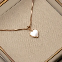 Amorance Necklace