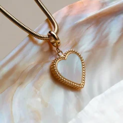 Amorance Necklace