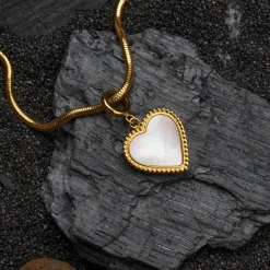 Amorance Necklace