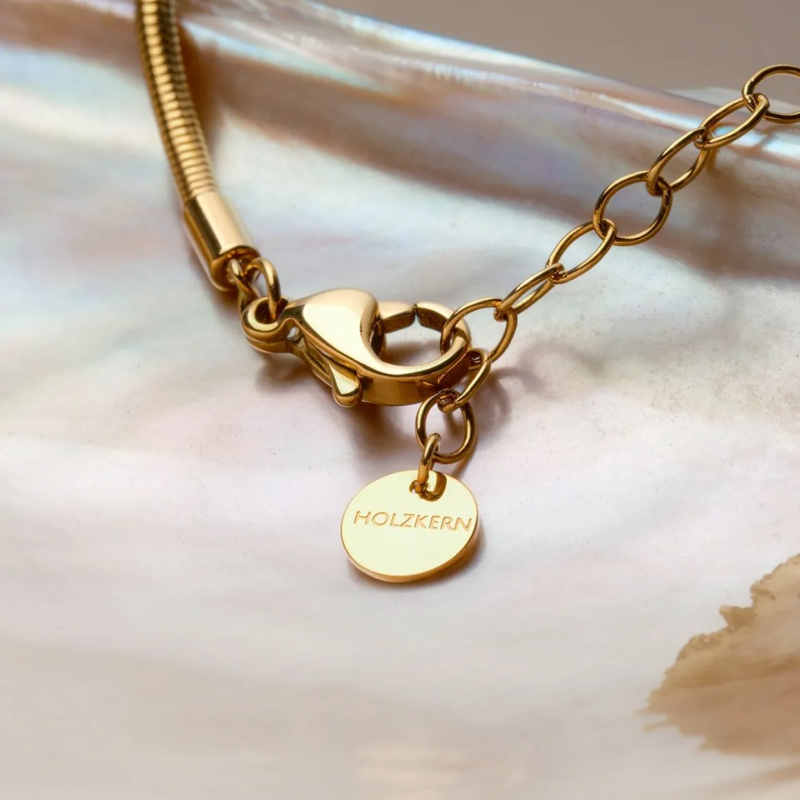 Amorance Necklace