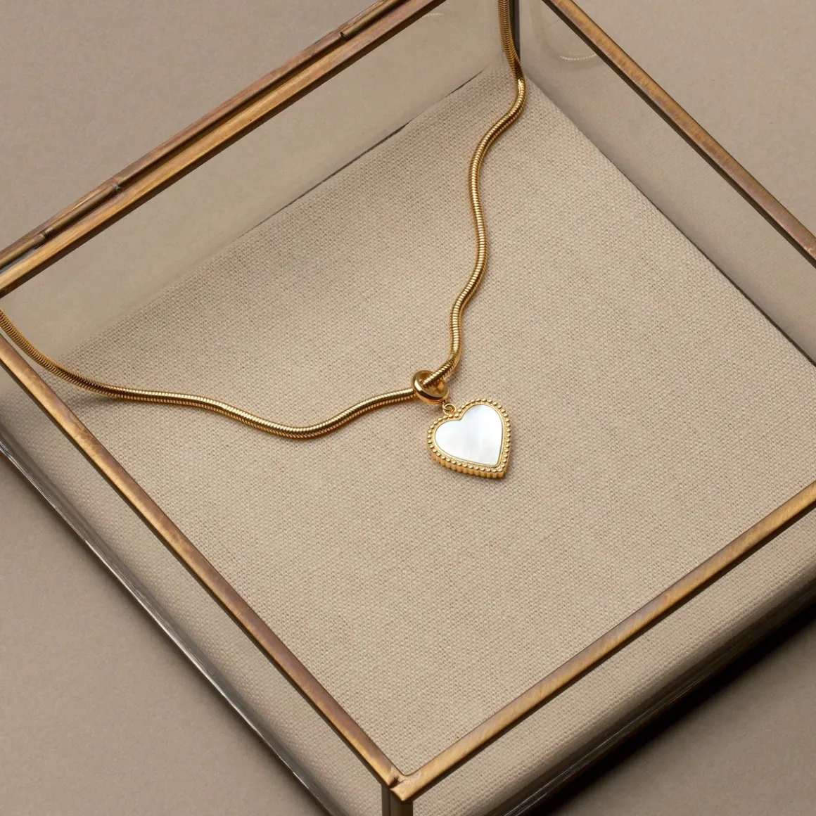 Amorance Necklace