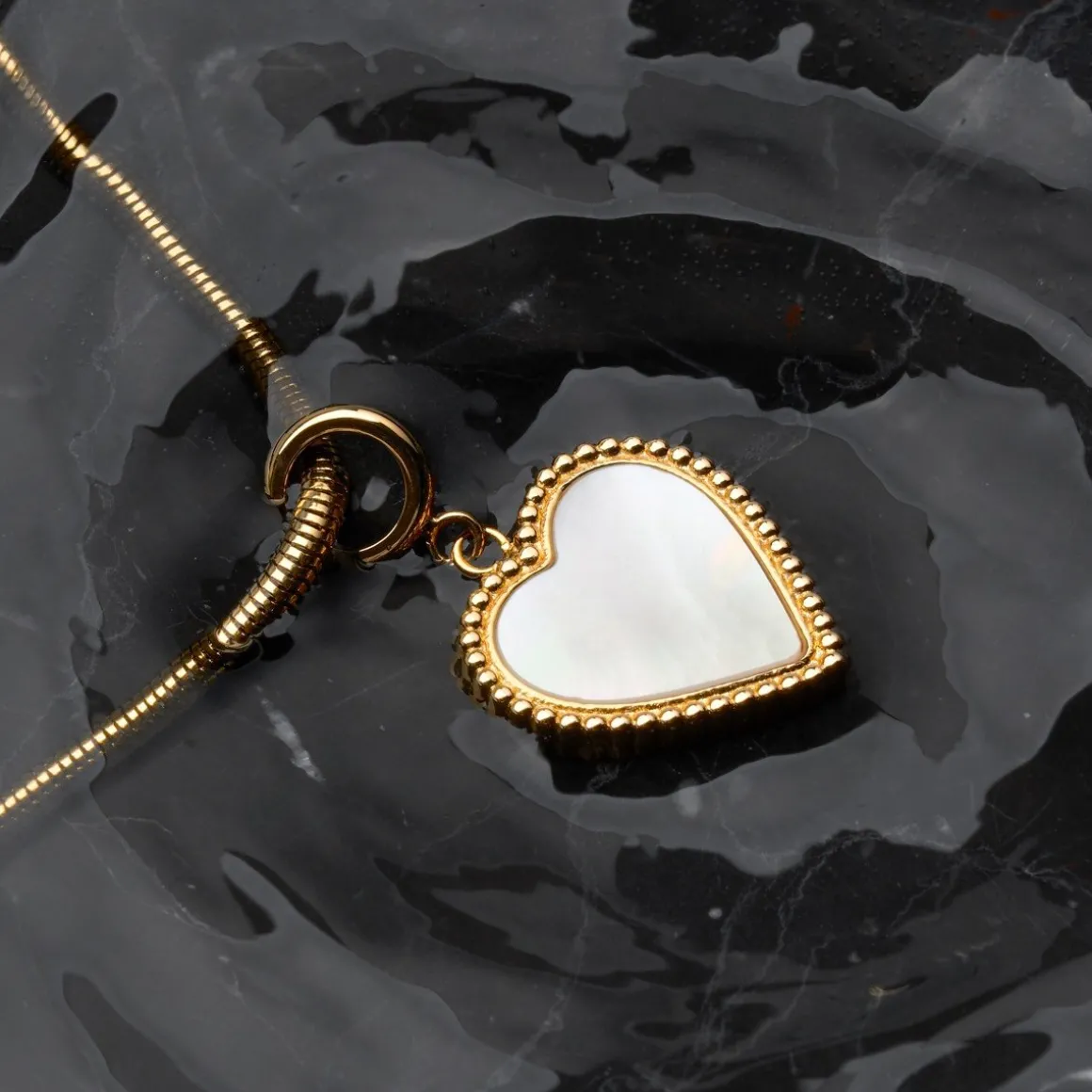 Amorance Necklace