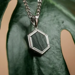 AXIS NECKLACE