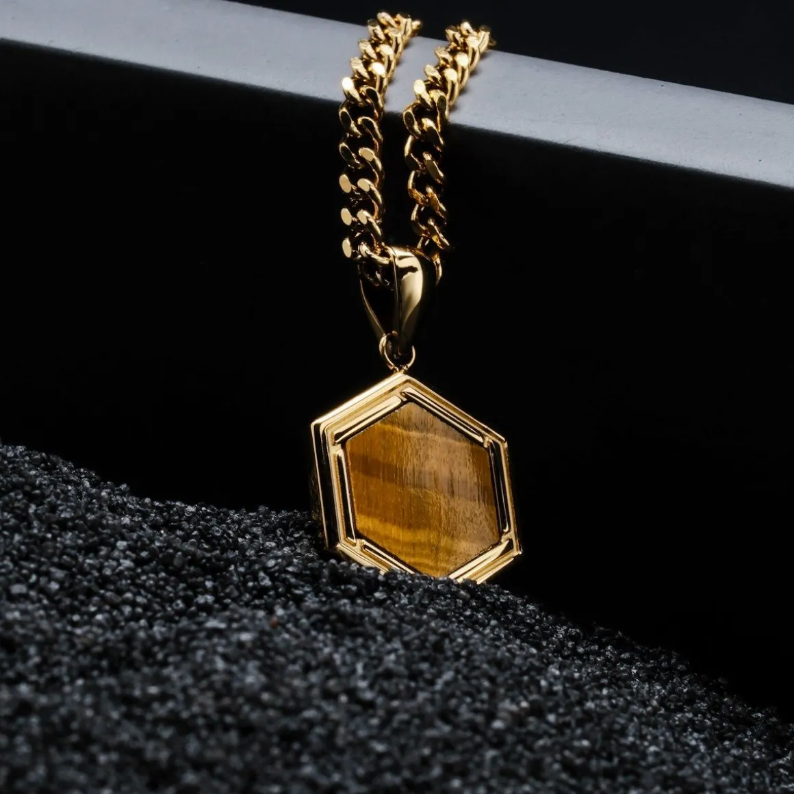 AXIS NECKLACE