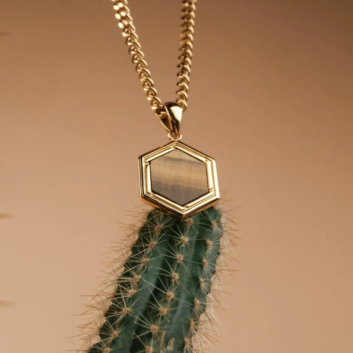 AXIS NECKLACE