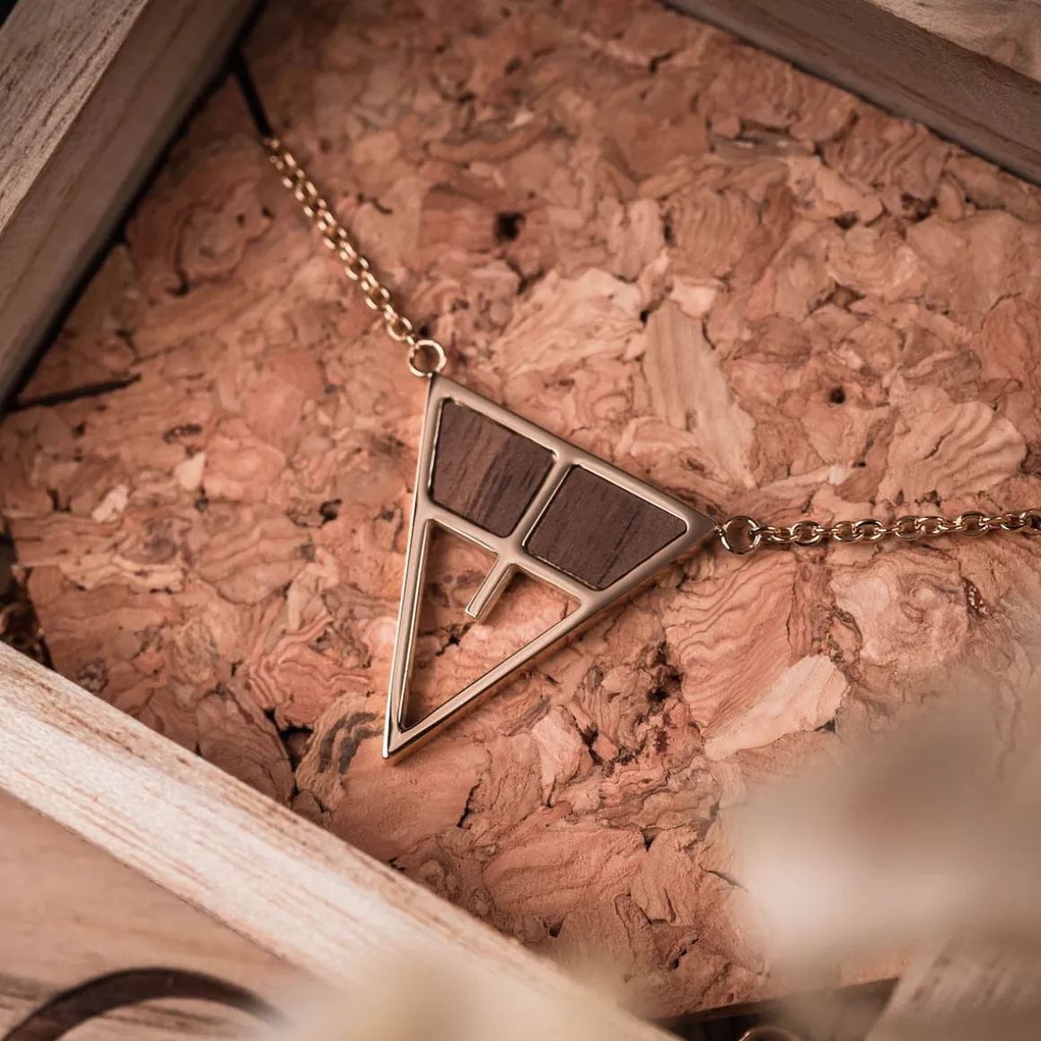 Chiaroscuro Necklace