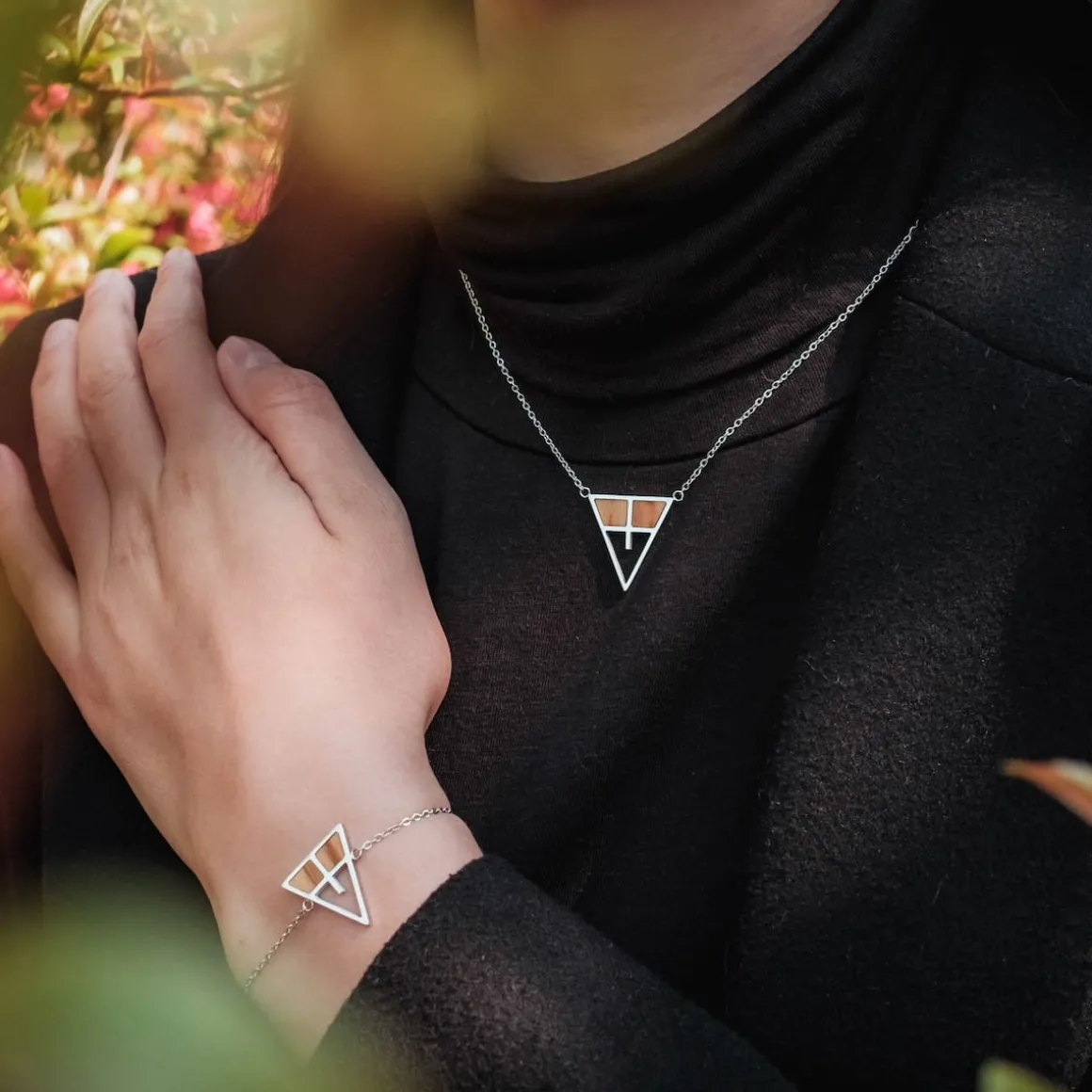Chiaroscuro Necklace