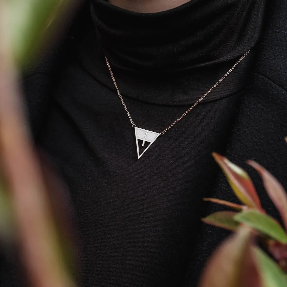 Chiaroscuro Necklace