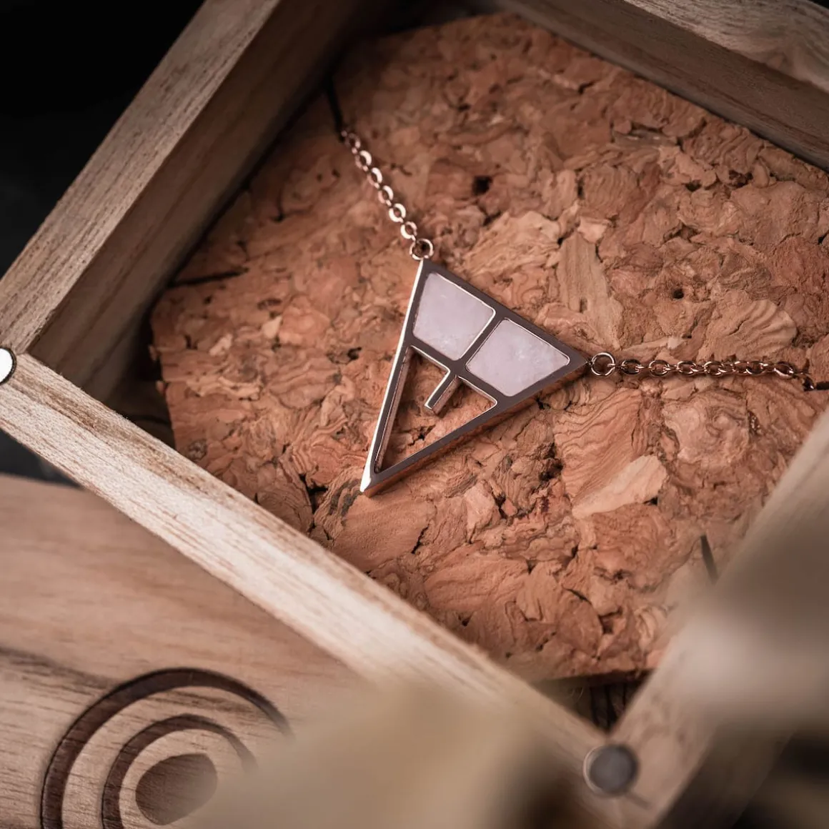 Chiaroscuro Necklace