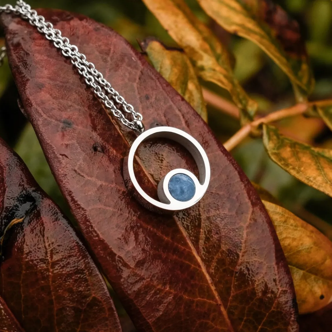 Pigment Necklace