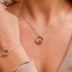 Pigment Necklace
