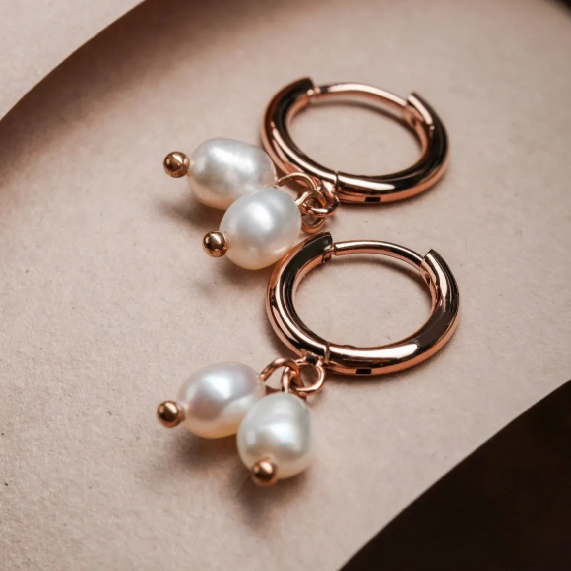 SUMMERSWEET HOOP EARRINGS