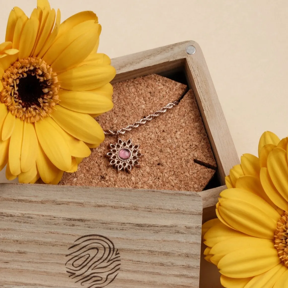 SUNCATCHER NECKLACE