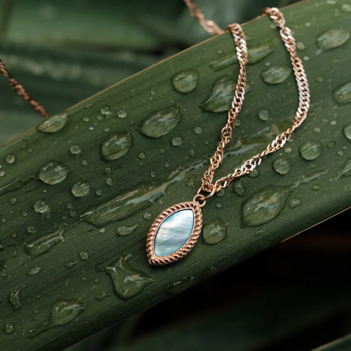 Visual Necklace